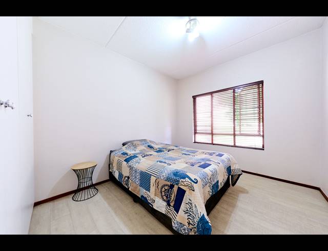2 BEDROOM APARTMENT TO LET IN SUNNINGHILL